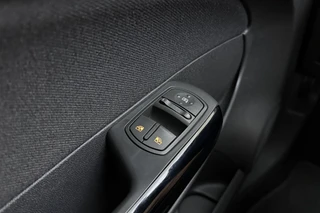 Opel Corsa 1.2-16V Berlin | Airco| Cruise Control | Trekhaak | Lichtmetalen velgen | / 17