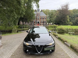 Alfa Romeo Giulia 2.0T Business / 4