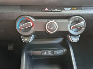 Kia Stonic 1.0 T-GDI DYNAMIC LINE Camera, Carplay, Zwart dak, Navi, Cruise controle, ALL IN prijs! / 24