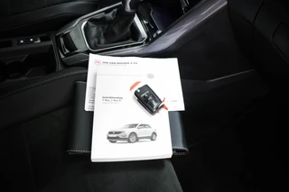 Volkswagen T-Roc 1.5 TSI Style | IQ LIGHT | STOELVERWARMING | CLIMA | APP CONNECT | DAB | PDC / 53