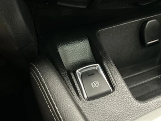 Nissan Qashqai 1.2 N-Connecta | Panoramadak | Navigatie | 360 camera | Stoel Verwarming | Cruise/Control | Climate/Control | / 35