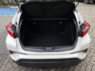 Toyota C-HR 1.8 Hybrid Executive / 8