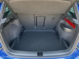 Skoda Karoq 1.5 TSI ACT Sportline / Trekh. / Carplay / Navi / 36
