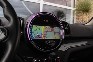 MINI Countryman 1.5 Cooper Essential | 1e eigenaar | NL auto | Driving Assistant | Camera | Sportstuur | Keyless entry | Stoelverwarming | LED | Carplay | DAB | Navigatie | PDC / 25