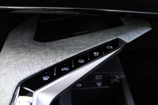 Peugeot e-3008 GT Avantage 210 73 kWh Panoramadak / 2+6 Jaar Garantie / 21