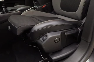 Opel Grandland X 1.2 Turbo 130pk Innovation | Navigatie | Trekhaak | Climate control | AGR Comfortstoelen | Elektrische achterklep | Stoel- en stuurverwarming | Camera / 20