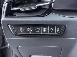Kia Niro 1.6 GDi PHEV DynamicPlusLine  - Adaptive Cruise - Stoel/Stuurverwarming - Schuif/Kanteldak - Navigatie  - Apple Carplay/Android Auto Fabrieksgarantie 10-12-2032 of 150.000 km / 23