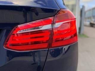BMW 2 Serie Active Tourer 218i High Executive I Navigatie I Camera I Trekhaak I HUD I LED / 12