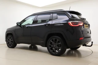Jeep Compass 4xe 240 Plug-in Hybrid Electric S Automaat | Lederen bekleding | Trekhaak | Camera | Keyless | Lichtmetalen velgen black | Climate control / 13