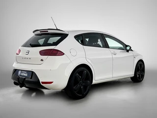 Seat Leon 2.0 TFSI FR | Cruise control | Stoelverwarming | Navigatie | Airco | Parkeersensoren | Trekhaak / 2