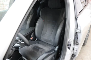 BMW X1 sDrive20i Executive M Sport Pakket Automaat  / Live Cockpit Professional / Shadow Line / Comfort Access / Head-Up Display / Adaptieve LED / 18 Inch / Parking Assistant Plus / Innovation Pack / Elektrisch Verstelbare Voorstoelen / Extra Getint Glas / 16