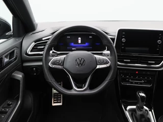 Volkswagen T-Roc 1.5 TSi 150 Pk Automaat R-Line Business | Trekhaak | Stoelverwarming | Camera | Adaptive Cruise | Carplay | Navigatie | 17 Inch | 20.604 Km !! / 25
