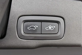 Volvo XC60 2.0 T6 Plug-in hybrid AWD R-Design Pano Trekhaak Harman Kardon Stoelverwarming 21" / 45