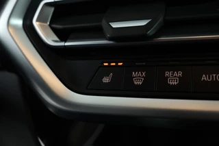 BMW X3 xDrive30e High Executive  360°cam, Stoelverwarming, Volleder, Carplay, interieur voorverwarming/(koeling) / 35