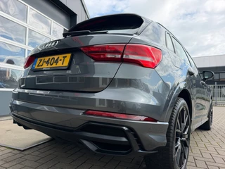 Audi Q3 35 TFSI S Line / Virtual / ACC / Led Matrix / Trekhaak . / 20