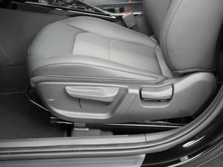 Kia Niro 1.6 GDi Hybrid DynamicLine  - Demo - Adaptieve cruise control - Navigatie - Keyless entry - Apple Carplay/Android Auto - Achteruitrijcamera - Parkeersensoren voor en achter - Fabrieksgarantie t/m 2033 / 19