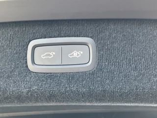 Polestar 3 Long range Dual motor 111 kWh 360° 22Inch B&W 1Eig Luchtver. Pano.dak / 12