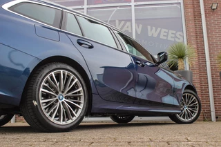 BMW 3-serie Touring 320e High Executive Sport Line | 1e eigenaar | NL auto | Driving Assistant | HiFi audio | LED | 18 inch | Stoelverwarming | DAB | Carplay | Navigatie | PDC / 49