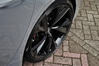 Audi RS6 Avant 4.0 TFSI quattro  Nardo Ceramic Pano Trekh Sportuitl HUD ACC Dynamic+ 4WS / 103