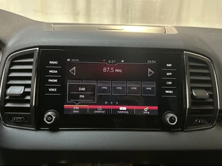 Skoda Karoq 1.5 TSI 150pk ACT Sportline Business Camera Trekhaak Sfeerverlichting Stoelverwarming Adaptive Cruise LED / 20