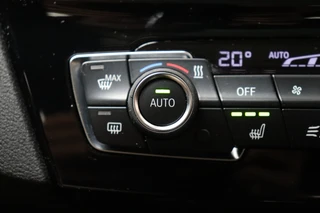 BMW X2 sDrive20i High Executive M Sport Pakket Automaat  / Navigatiesysteem Plus / Leder / Panoramadak / Stoelverwarming / LED / Harman Kardon / 19 Inch / Head-Up Display / Parkeersensoren voor+achter / Climate Control / Shadow Line / 35