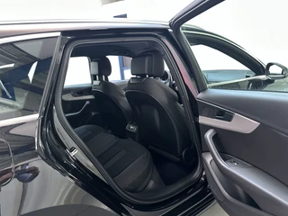 Audi A4 Avant 35 TFSI S Edition Competition LED Stoelverwarming Camera DAB+ Navigatie / 11