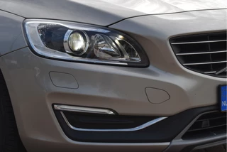 Volvo V60 2.0 T4 Summum 191 pk Luxury Line Winter | Vol | NL-Auto | Trekhaak | Open dak | Standkachel | Elekt.stoelen | Camera | LED/Xenon | 4-Seasons / 31