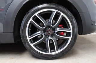 MINI Countryman John Cooper Works ALL4 Chili Automaat  / Navigatiesysteem Plus / Leder / Panoramadak / Harman Kardon / Stoelverwarming / Achteruitrijcamera / 19 Inch / Sportstoelen / Parkeersensoren voor+achter / Climate Control / Head-Up Display / 11