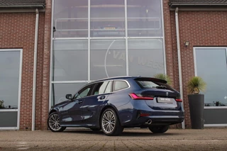 BMW 3-serie Touring 320e High Executive Sport Line | 1e eigenaar | NL auto | Driving Assistant | HiFi audio | LED | 18 inch | Stoelverwarming | DAB | Carplay | Navigatie | PDC / 5