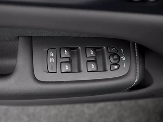 Volvo XC60 2.0 T6 AWD+ Black Edition Leder | Pano | 360 cam | Lighting Pack / 22