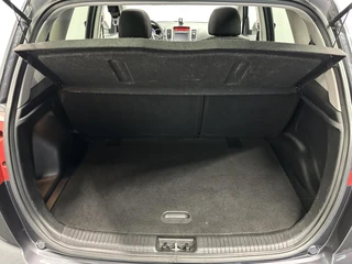 Kia Venga 1.6 CVVT First Edition PANO CAMERA NAVI CRUISE ECC STOEL/STUUR VERWARMING. / 36