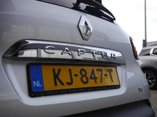 Renault Captur 0.9 TCe Xmod | Lederen bekleding | Stoelverwarming | Trekhaak | Keyless entry en start | Climate control | Navigatie | Extra getint glas | Regensensor / 38