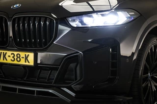 BMW X5 xDrive50e M-sport | PANORAMADAK | INDIVIDUAL VOLLEDER MERINO | HEAD UP | HARMAN KARDON | 360 CAMERA | MAXTON | 22" | / 29