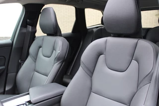 Volvo XC60 2.0 T8 Plug-in hybrid AWD Ultra Dark  | Head-Up | Panoramadak | Leder | H&K | BLIS / 10