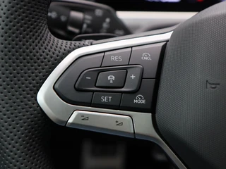 Volkswagen Passat Variant 1.5 eHybrid 272 Pk R-Line | Black Style | Stoel/Stuurverwarming | Panoramadak | 360 Camera | Head Up | Memory | Trekhaak | 19 Inch | 155 Km !! / 29
