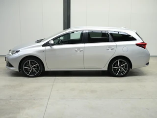 Toyota Auris 1.8 Hybrid Aspiration / 30