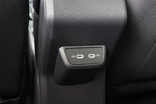 Volkswagen Taigo 1.0 TSI R-Line Business DSG Automaat Achteruitrijcamera Apple CarPlay / 31
