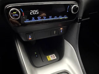 Toyota Yaris 1.5 Hybrid Style FabrieksGarantie | Full-Led | JBL Audio | Navigatie | Camera | Carplay&Android / 9