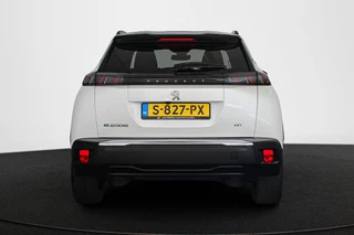 Peugeot e-2008 EV GT 50 kWh Achteruitrijcamera Apple Carplay Dodehoek LED Koplampen / 16
