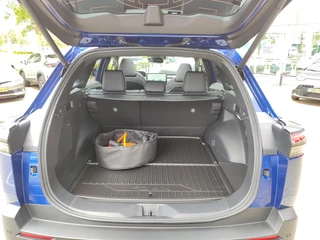 Toyota bZ4X Touring EXECUTIVE AWD 75 kWh NIEUW! PANODAK JBL-AUDIO 1500KG TREKGEW LM-VELGEN 20" 4S-BANDEN STOELVERW/KOELING STUURVERW BLIND SPOT WARMTEPOMP EL-ACHTERKLEP / 43