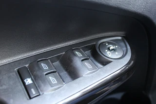 Ford B-MAX 1.0 EcoBoost 100PK Titanium  | Trekhaak | Origin NL | Cruise Control | Camera | Navigatie / 18