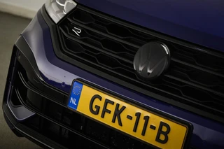 Volkswagen T-Roc 2.0 TSI 4Motion R | PANORAMADAK | BEATS | AKRAPOVIC UITLAAT | CAMERA | TREKHAAK / 19