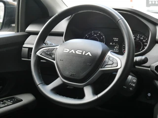 Dacia Sandero Stepway 1.0 TCe 90 Comfort | Automaat | Navigatie | Camera achter | Parkeersensoren voor en achter | Keyless entry en start | Lichtmetalen velgen | Airco | Dakrails | Led verlichting / 15