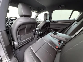 Alfa Romeo Stelvio 2.2 JTD AWD Veloce Automaat | VAN: € 34.900- VOOR: € 32.877,- UW HERFSTVOORDEEL: € 2.023,- | CAMERA| STOEL + STUURVERWARMING + MEMORY| KEY LESS ENTRY | LEDER | ADAPT. CRUISE CONTROL | 12 MND BOVAG GARANTIE / 24
