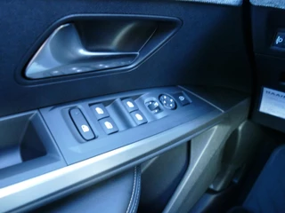Peugeot 5008 1.6 Plug-in Hybrid 195 Allure 7p | 83km EV Actieradius WLTP | AUTOMAAT | 7-Zits | Parkeercamera Voor & Achter | Stuurverwarming | Dodehoek Detectie | / 29