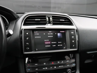 Jaguar F-PACE 2.0 Portfolio AWD 25t / 7