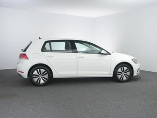 Volkswagen Golf 1.0 TSI Comfortline | Clima | Navi | Lm | Carplay / 17