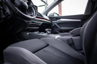 Audi Q5 50 TFSI e Quattro Pro Line | Luchtvering | Matrix LED | Inparkeersysteem | Drive select | Trekhaak | Navigatie | SoH 94% | / 53