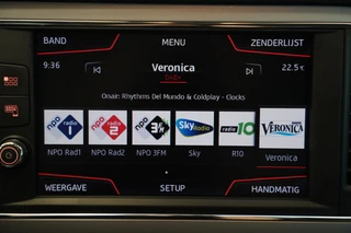 SEAT Leon ST 1.0 EcoTSI Style Business Intense  Navigatie CruiseControl Trekhaak! / 20