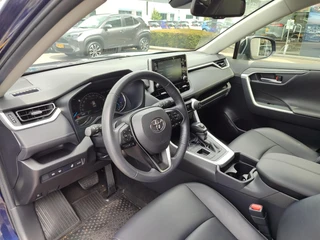 Toyota RAV4 2.5 HYBRID STYLE LEDER STOEL/STUURVERW PARK-SENSOREN EL-STOEL EL-ACHTERKLEP APPLE/ANDROID CAMERA CLIMA LED PRIVACY GLASS 17'' LM-VELGEN / 4